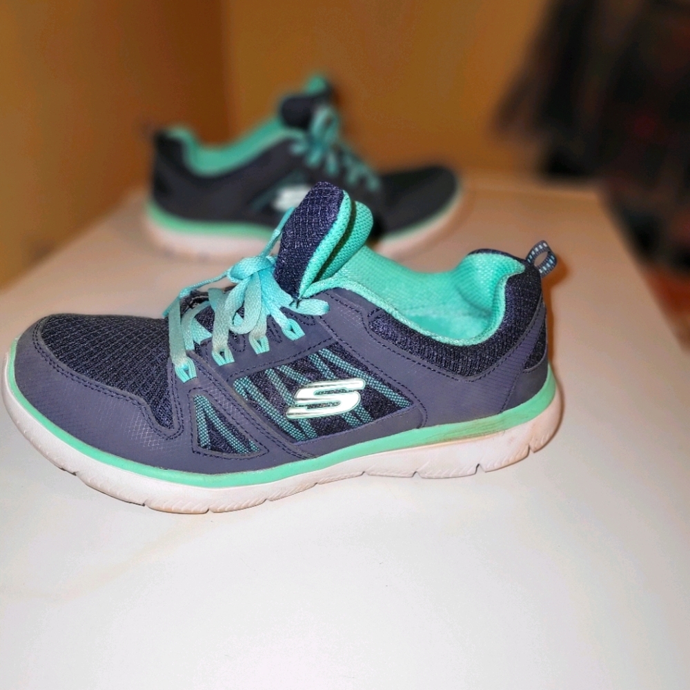 Skechers size 9.5